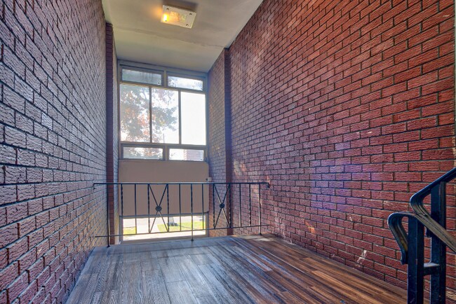 363 Park Ave, Unit 17 in Orange, NJ - Foto de edificio - Building Photo