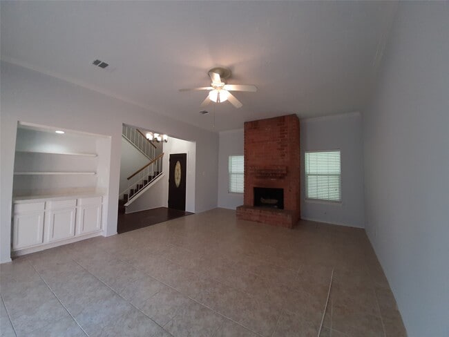 property at 8 Fawnchase Ct