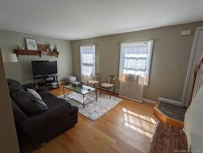 37 Overlook Dr in New Milford, CT - Building Photo - Building Photo