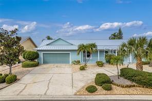 817 Chipaway Dr in Apollo Beach, FL - Building Photo