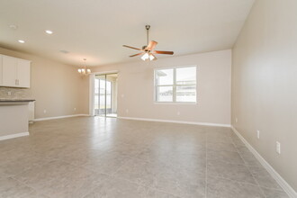 11709 Clare Hill Ave in Riverview, FL - Building Photo - Building Photo