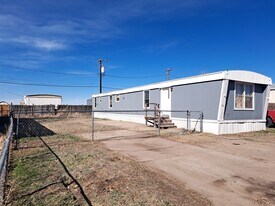 54 Cheyenne St in Byers, CO - Building Photo