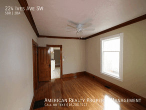 224 Ives Ave SW in Grand Rapids, MI - Building Photo - Building Photo