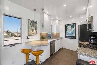 11 24th Ave in Los Angeles, CA - Building Photo - Building Photo