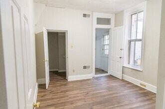 211 Hamilton St in Harrisburg, PA - Building Photo - Building Photo