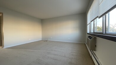 426 1/2 W Touhy Ave in Rosemont, IL - Building Photo - Building Photo