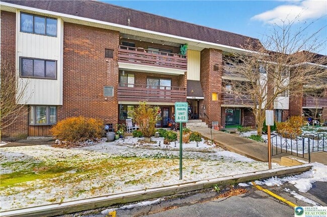 property at 1575 Creekside Rd