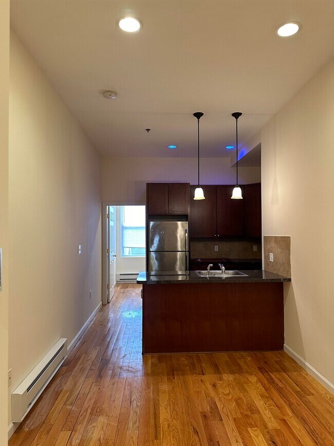 942 Willow Ave in Hoboken, NJ - Building Photo - Building Photo