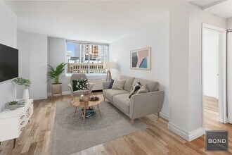776 Sixth Avenue in New York, NY - Building Photo - Building Photo