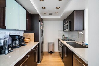 1000 Meridian Ave in Miami Beach, FL - Building Photo - Building Photo