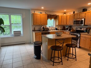 28 Partridge Dr in Essex Junction, VT - Building Photo - Building Photo