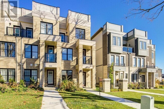 property at 1553 Green Rd