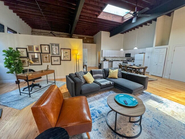 13-19-19 Stanhope St in Boston, MA - Building Photo - Building Photo