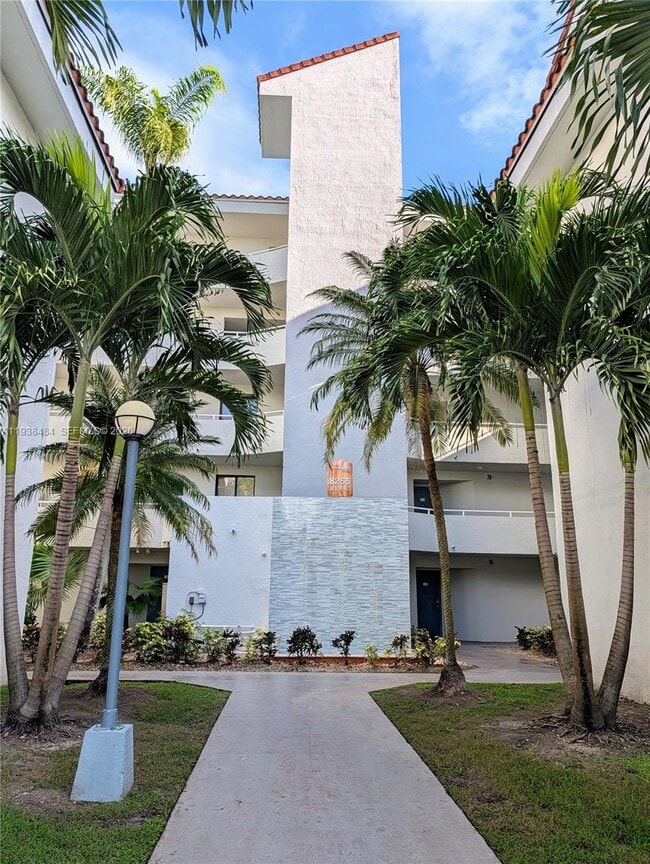 8255 SW 152nd Ave in Miami, FL - Building Photo - Building Photo