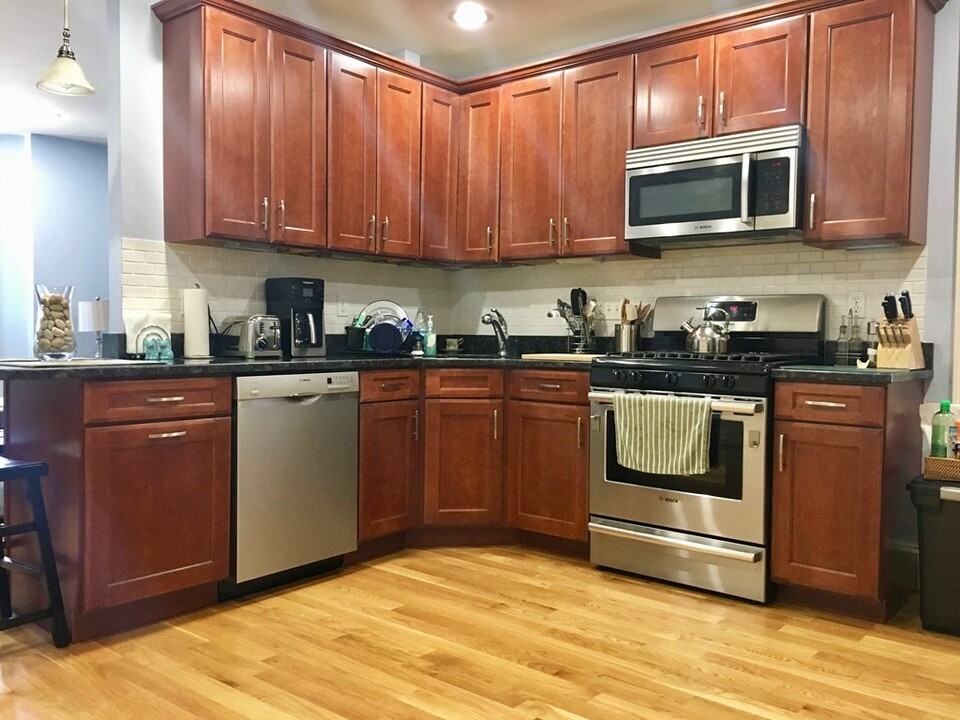 6 Walk Hill St, Unit #1 in Boston, MA - Building Photo