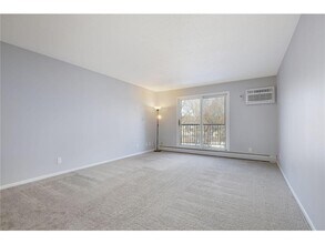 35 Nathan Ln N in Plymouth, MN - Building Photo - Building Photo