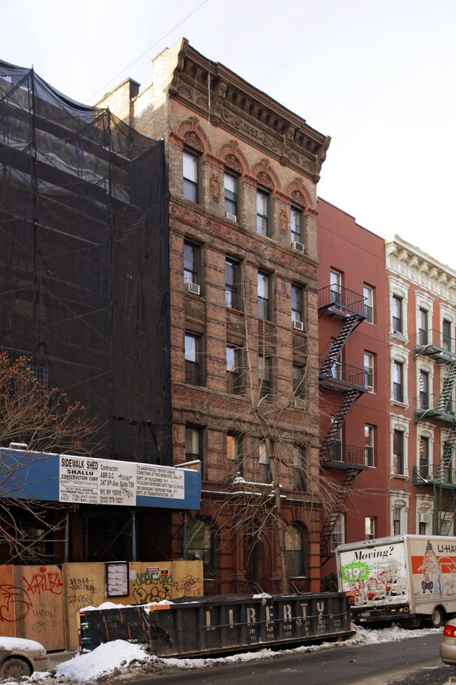 62 E 7th St in New York, NY - Foto de edificio - Building Photo