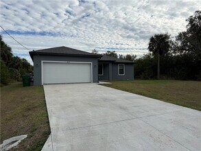 6018 Acorn Cir in La Belle, FL - Building Photo - Building Photo