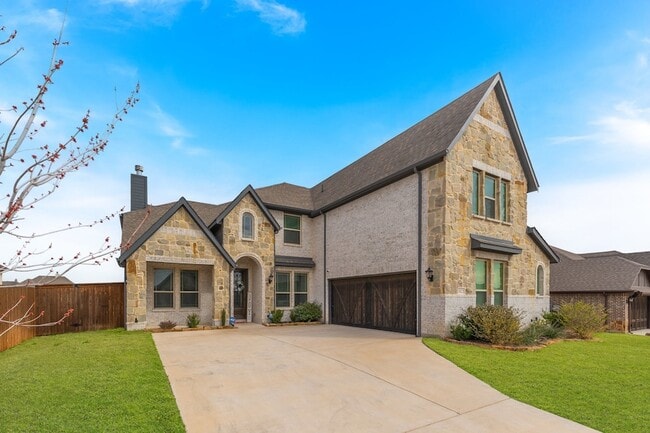 3825 Honey Grove Dr in Midlothian, TX - Foto de edificio - Building Photo