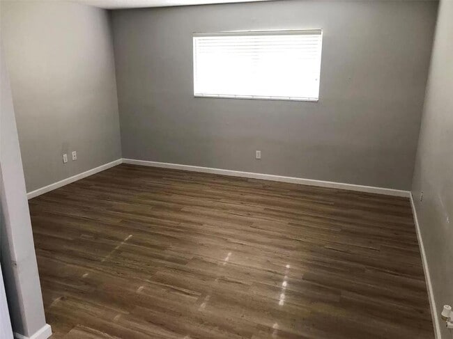 8 Jardin Ct in Collinsville, IL - Building Photo - Building Photo