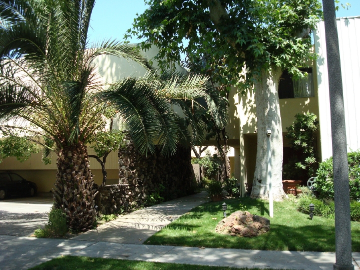 4824 Satsuma Ave. Apartments in North Hollywood, CA - Building Photo