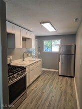 608 Baldwin Ave in Elyria, OH - Building Photo - Building Photo