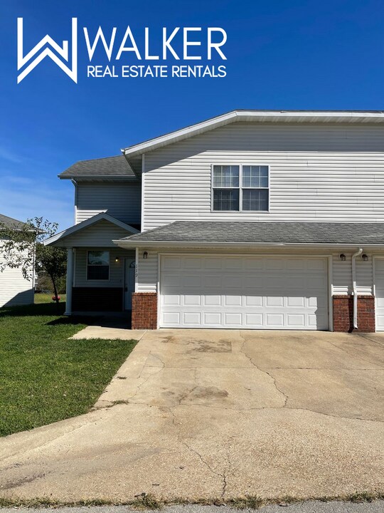 119 Hickory Ridge Dr in St. Robert, MO - Building Photo