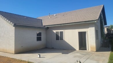 3111 Stoney Peak Ln in Bakersfield, CA - Building Photo - Building Photo
