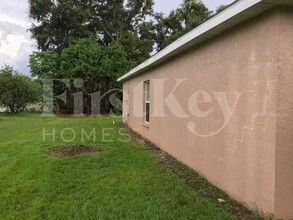 2727 Cerullo St in North Port, FL - Building Photo - Building Photo