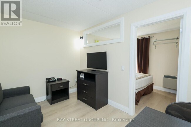 4029 River Rd in Niagara Falls, ON - Building Photo - Building Photo