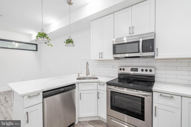 2802 Cecil B. Moore Ave in Philadelphia, PA - Building Photo - Building Photo