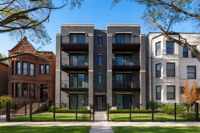 property at 4536 S Prairie Ave