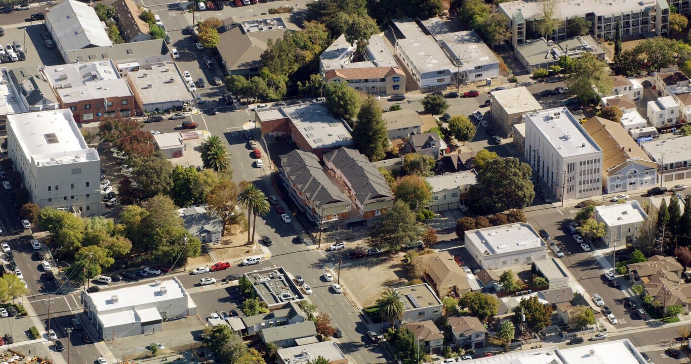 901 Estudillo St in Martinez, CA - Building Photo