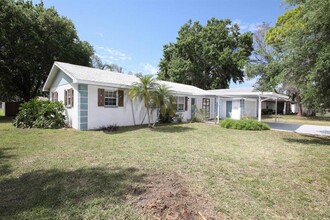 1000 Gantt Ave in Sarasota, FL - Building Photo - Building Photo