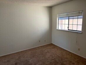 4160 Sanderling Cir, Unit 460 in Las Vegas, NV - Building Photo - Building Photo