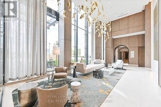 30 Inn On The Pk Dr in Toronto, ON - Building Photo - Building Photo