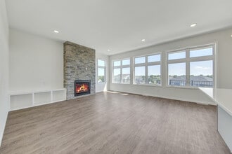 2306 Pleasant Vw Dr in North Mankato, MN - Building Photo - Building Photo