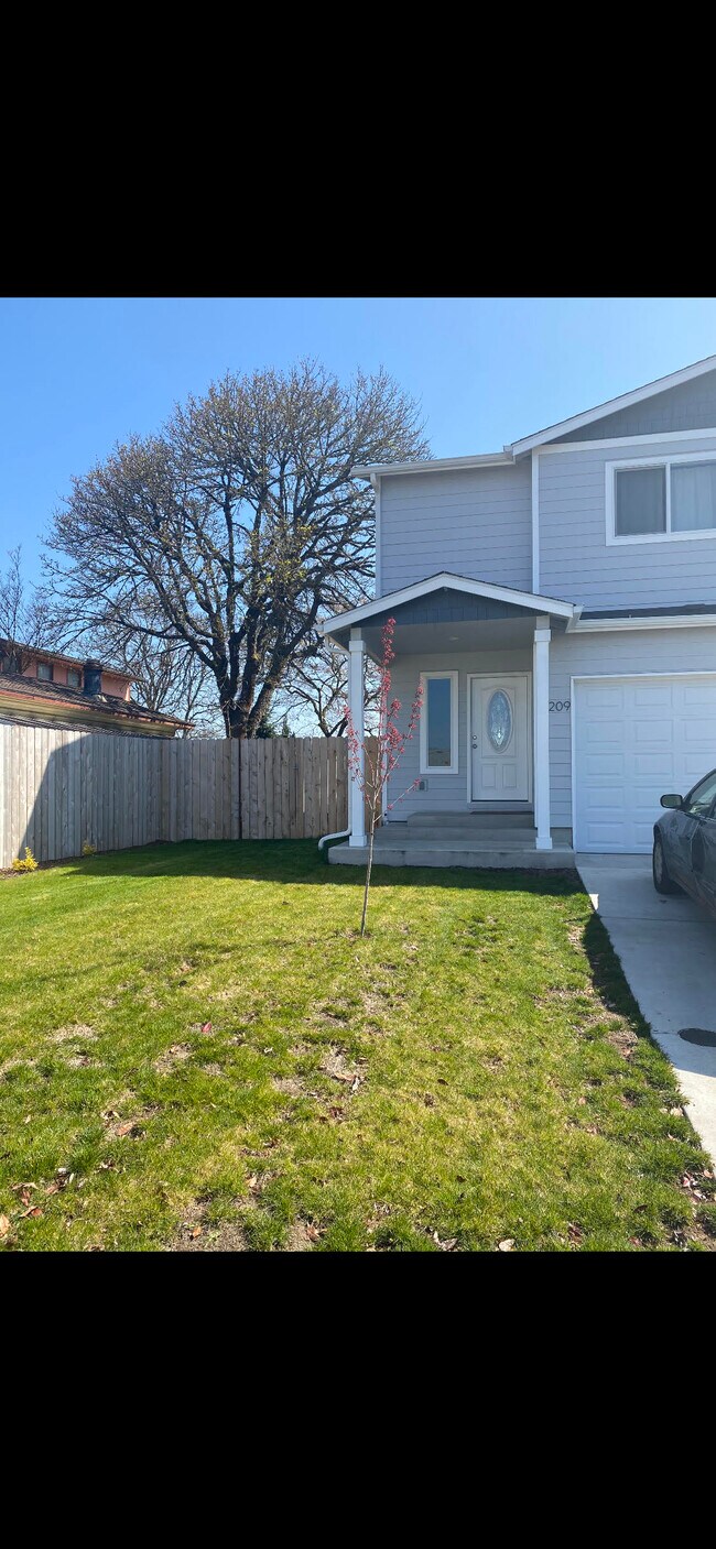property at 2209 Jefferson Ct SE