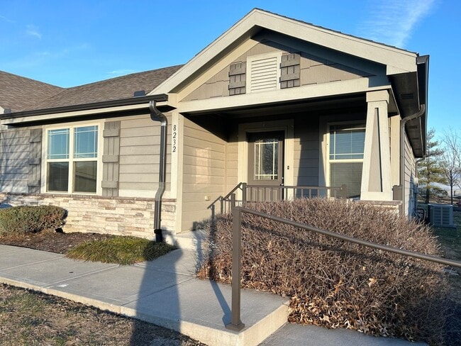 8232 SE 6th St in Blue Springs, MO - Building Photo - Building Photo