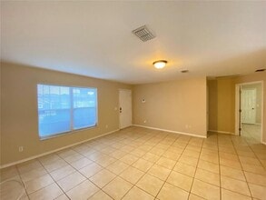 82 Dogwood Dr Cir in Ocala, FL - Foto de edificio - Building Photo