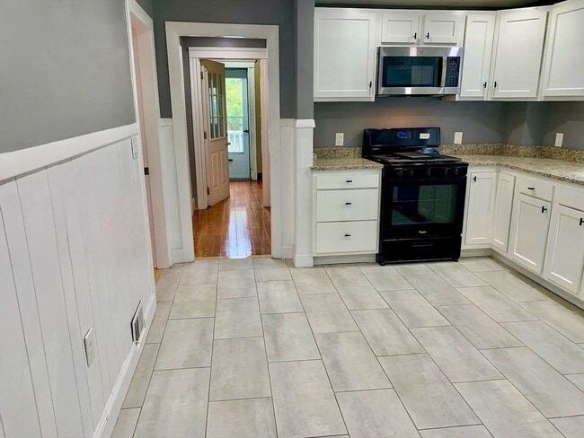 54 Madison Ave in Everett, MA - Building Photo - Building Photo