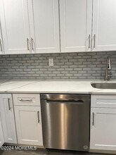 118 Amberly Dr in Englishtown, NJ - Building Photo - Building Photo