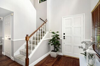 4325 Oak Glen St in Calabasas, CA - Foto de edificio - Building Photo