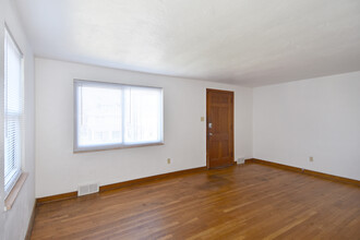 31 Marylea Ave in Brentwood, PA - Building Photo - Building Photo