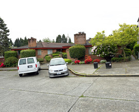 Jenola Court in Seattle, WA - Building Photo - Building Photo