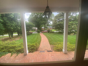 Room in House on Woodvale Dr in Greensboro, NC - Building Photo - Building Photo