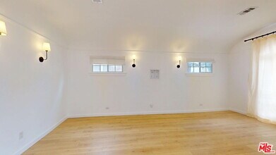 2032 W 80th St in Los Angeles, CA - Building Photo - Building Photo