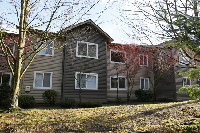 Evergreen Court in Everett, WA - Building Photo - Building Photo