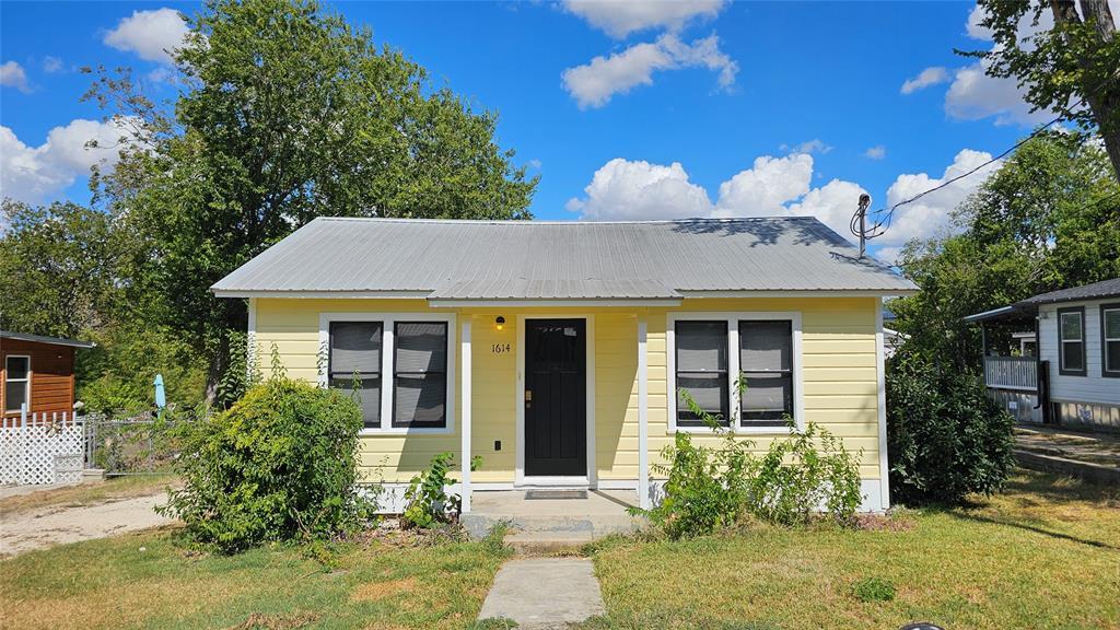 1614 N Lynn St in Taylor, TX - Building Photo
