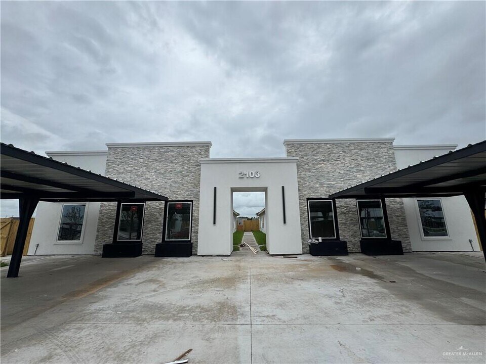 2103 Cassandra St in Mission, TX - Building Photo